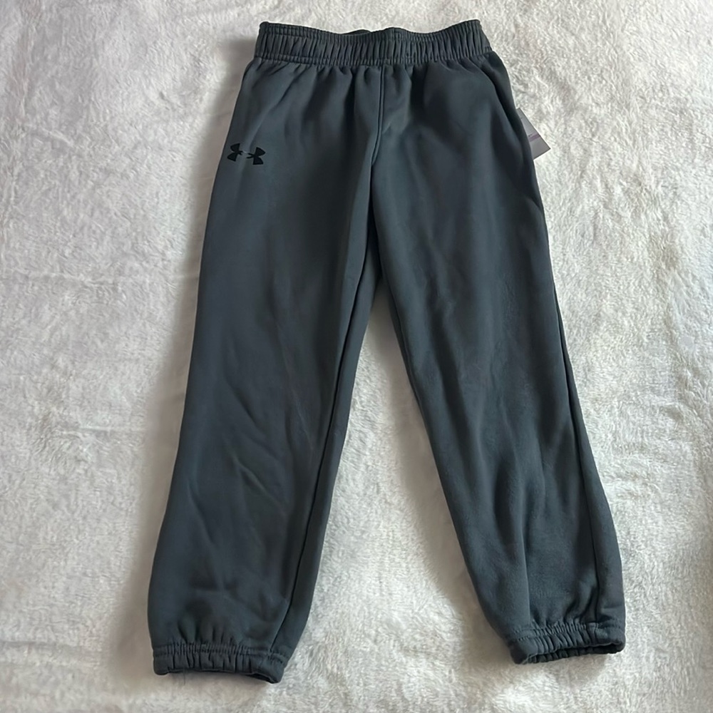 New Under Armour Outfit - Picture 4 of 5
